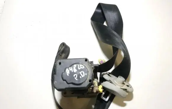Volkswagen Golf IV Front seatbelt c000645844