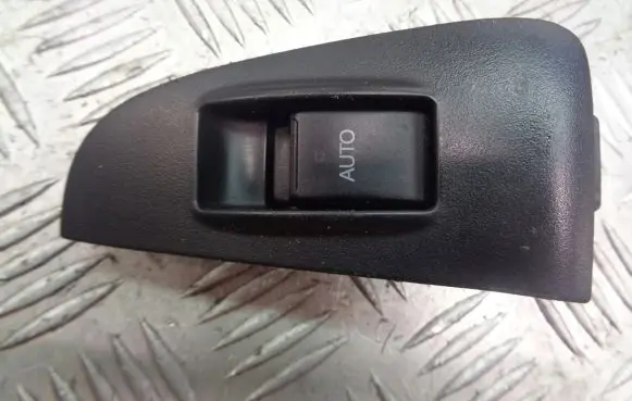 Toyota Avensis T250 Quarter vent window switch 