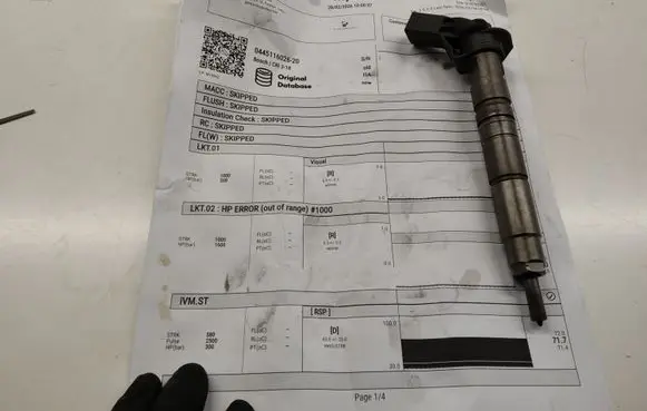 Mercedes-Benz ML W166 Fuel injector 0445116026