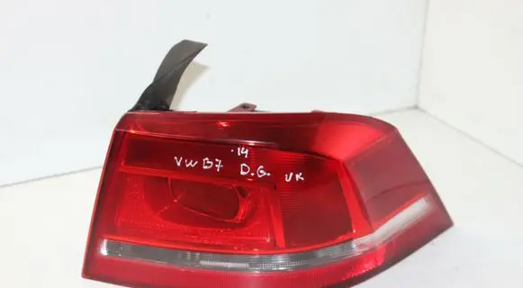 Volkswagen PASSAT B7 Rear/tail lights 3AE945096F