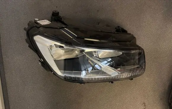 Volkswagen Tiguan Headlight/headlamp 5NC941005B 030110160200