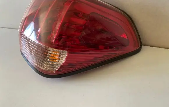 Infiniti QX80 Rear/tail lights
