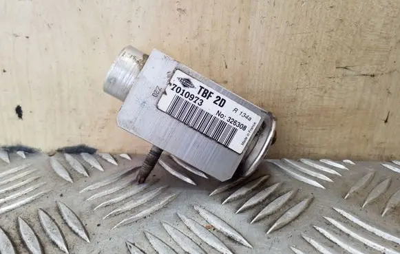 Air conditioning (A/C) expansion valve