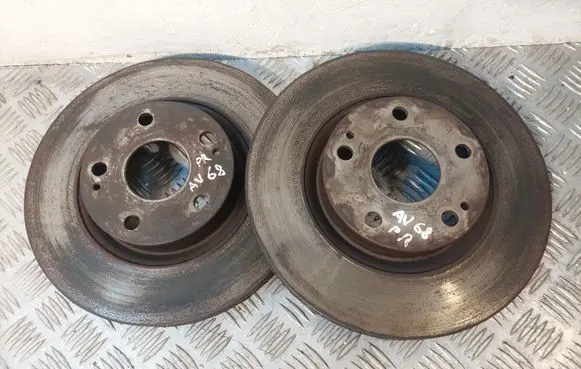 Toyota Avensis T250 Front brake disc 4351205080