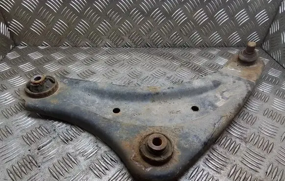 Nissan Leaf I (ZE0) Front lower control arm/wishbone
