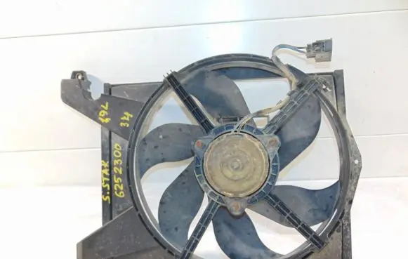 Mitsubishi Space Star Fan set M882398 M899009 MW30630631