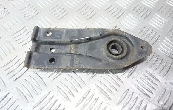 Suzuki SX4 Radiator mount bracket