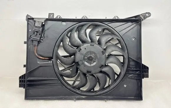 Volvo XC70 Radiator cooling fan shroud 8616763