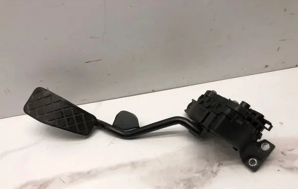 Audi A4 S4 B7 8E 8H Accelerator throttle pedal 8E2721523E 6PV00802634