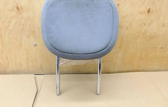 Fiat 500L Rear seat headrest 