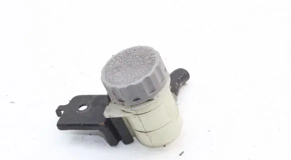 Honda HR-V Clutch fluid reservoir/tank 