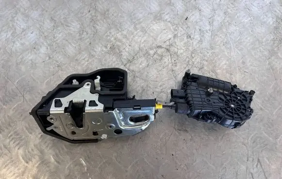 BMW X5M E70 Front door soft close latching motor 7167579