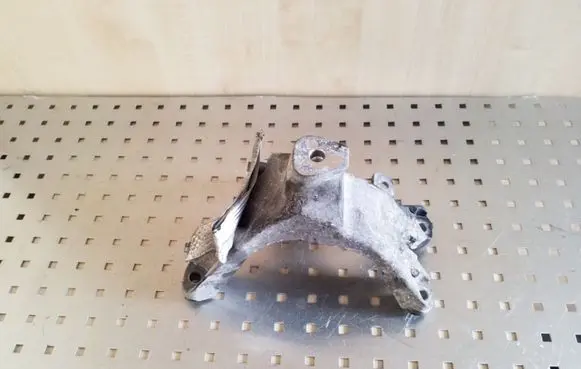 Audi A5 8T 8F Engine mounting bracket