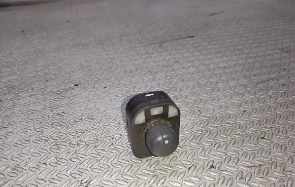 Audi A4 S4 B6 8E 8H Wing mirror switch 8E0959565
