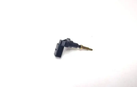 Volkswagen Golf VII Coolant temperature sensor 04E919501G