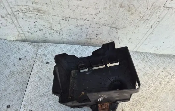 Skoda Fabia Mk2 (5J) Battery tray 6R0915335B 6R0915321D