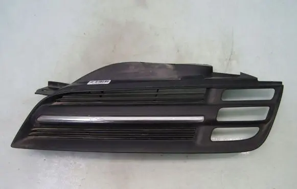 Nissan Micra Front bumper lower grill 62330AX600
