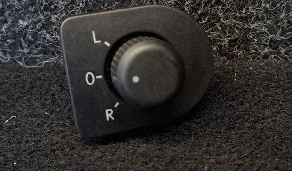 Volkswagen Golf IV Wing mirror switch 1J1959565D