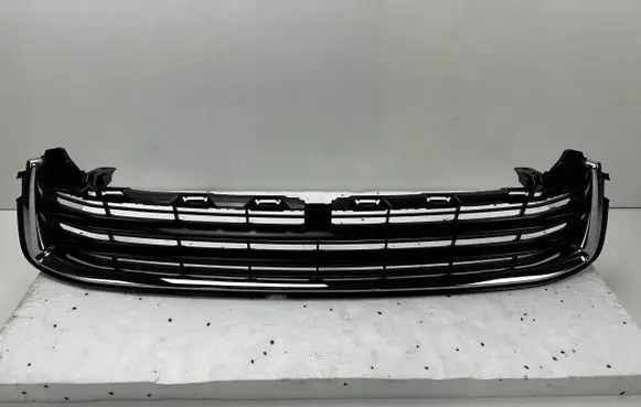 Toyota Highlander XU50 Front bumper upper radiator grill 531120E120