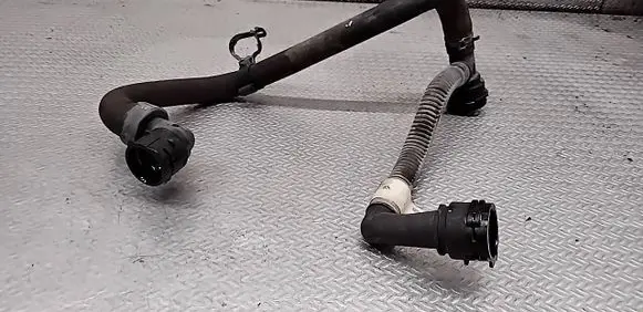 Opel Insignia A Engine coolant pipe/hose 55566096
