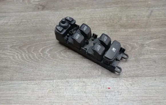 Volvo XC70 Electric window control switch 30773269