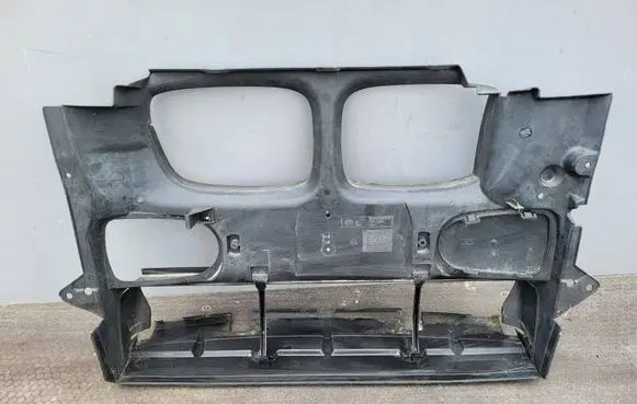 BMW 5 E39 Radiator cooling fan shroud 51718159959 8159959