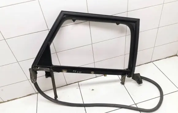 Audi A4 S4 B7 8E 8H Rear door window/glass frame 8e0867370b