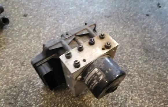 Volkswagen Sharan ABS Pump 7M3907379B 7M3614111