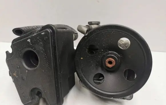 Mercedes-Benz SL R230 Power steering pump A0054664001 0054664001 LH2113873