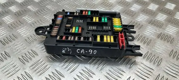 BMW 3 F30 F35 F31 Fuse module 9389074 938907401 938907001