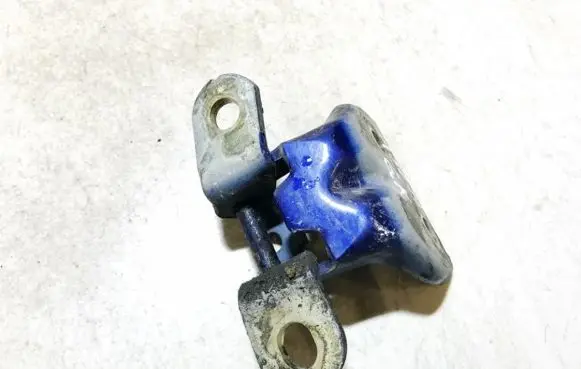 Hyundai Getz Rear door lower hinge