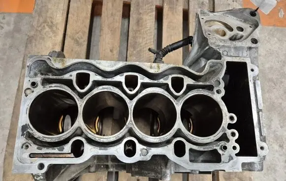 BMW 3 E46 Engine block 75163280AAB