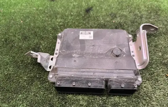 Toyota Prius (XW30) Engine control unit/module 8966147410 2754005591