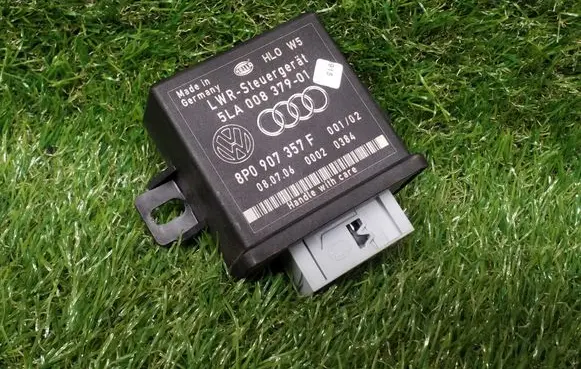 Audi Q7 4L Light module LCM 8P0907357F 5LA00837901
