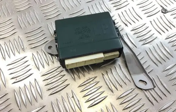 Lexus GS 250 350 300H 450H Door control unit/module 8922330120