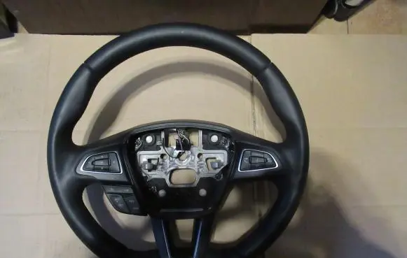 Ford Kuga II Steering wheel
