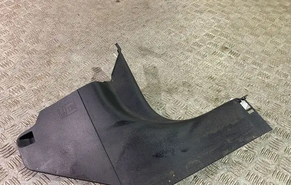 Foot area side trim