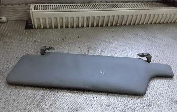 Sun visor