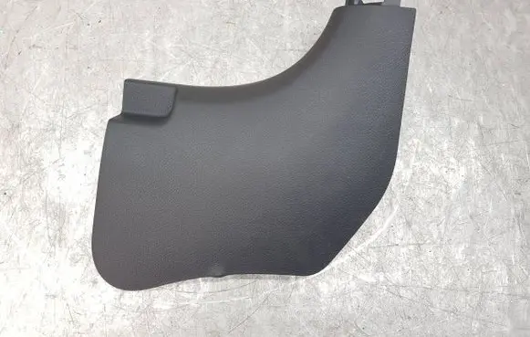 Foot area side trim