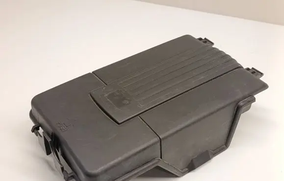 Volkswagen PASSAT B7 Battery box tray cover/lid 3C0915443A