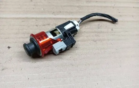 Volkswagen PASSAT B7 12 V Socket (front) 