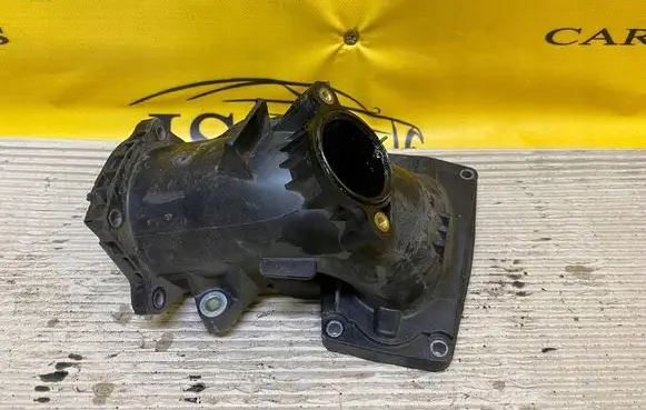 Mercedes-Benz C W205 Air intake duct part A6510900728