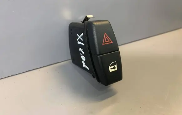 BMW X1 E84 Hazard light switch 6919506 61316919506