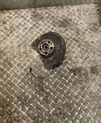 Mercedes-Benz E C207 W207 Rear wheel hub 2043500441 A2043500441