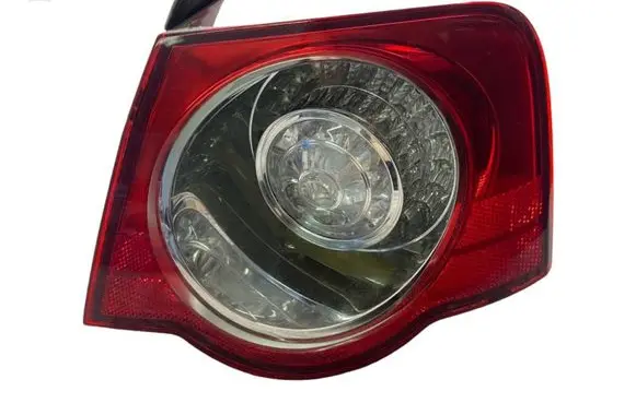 Volkswagen PASSAT B6 Rear/tail lights 275702