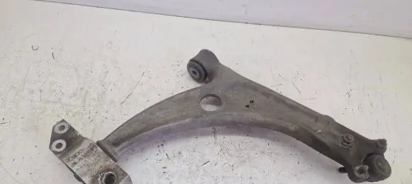 Volkswagen PASSAT B6 Front lower control arm/wishbone 3C0407153B