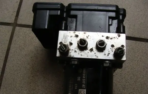 Skoda Octavia Mk2 (1Z) ABS Pump 1K0907379AJ 10096103343 10061933581