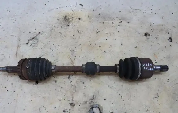 KIA Carens III Front driveshaft