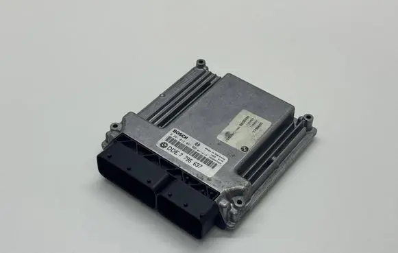 BMW 5 E60 E61 Engine control unit/module 0281012091 7796637
