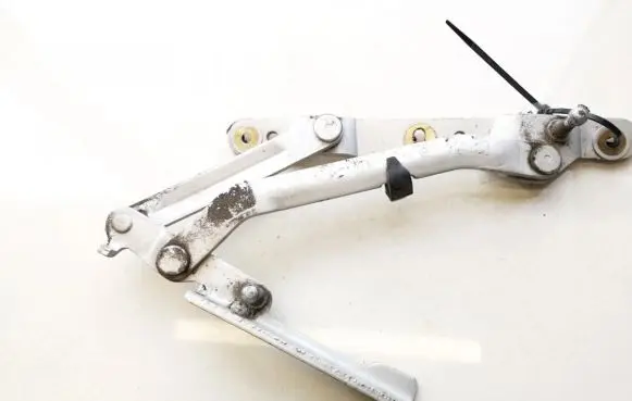Alfa Romeo 166 Tailgate/trunk/boot hinge